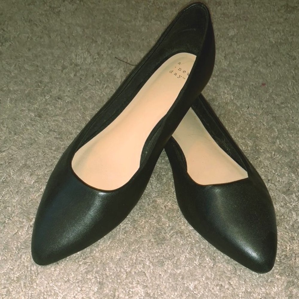 Black ballet flats